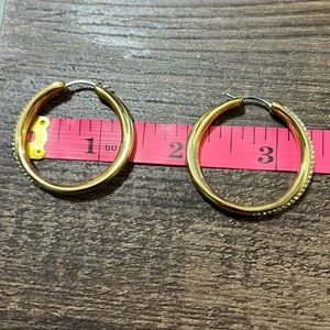 EUC Michael kors 1 3/8 inch gold toned pierced earring hoops with stones w/clasp